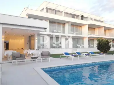 Hotel 1,299 m², Zadar Borik - 4 stars, 2 pools - 10
