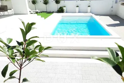 Hotel 1,299 m², Zadar Borik - 4 stars, 2 pools - 7
