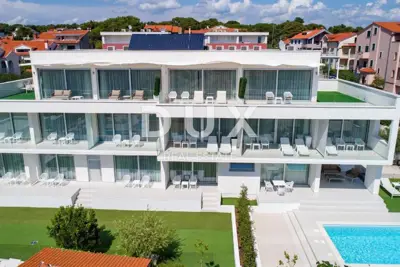 Hotel 1,299 m², Zadar Borik - 4 stars, 2 pools - 4