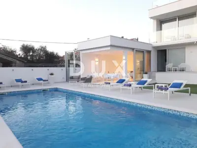 Hotel 1,299 m², Zadar Borik - 4 stars, 2 pools - 6