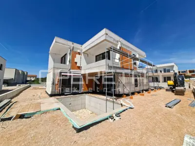 Haus 176 m², Vodice - ruhiger Teil, Pool und Privatsphäre - 3