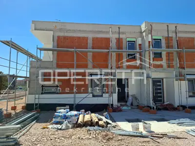 Haus 176 m², Vodice - ruhiger Teil, Pool und Privatsphäre - 4