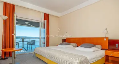 Hotel 5.000 m², Selce - prvi red do mora - 10