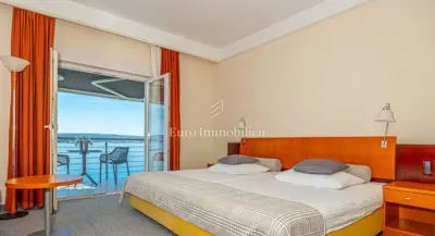 Hotel 5.000 m², Selce - prvi red do mora - 11