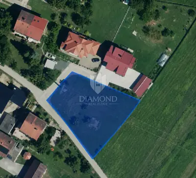 Land 1,122 m², Lučko - quiet street and building zone