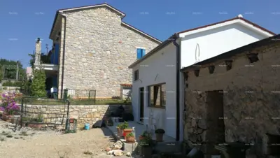 Labin okolica, Kamena kuća s bazenom i velikom okućnicom - 2