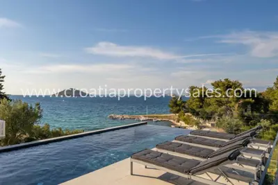 Villa in Zadar, 3 Etagen und Meerblick