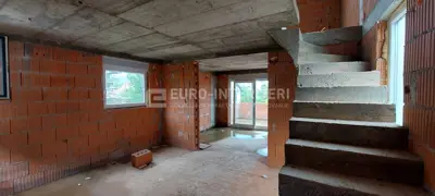 Stan 125 m², Gornji Bukovac - 2 stana, garažno mjesto - 12