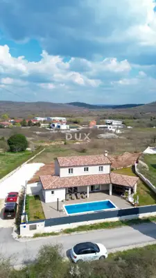 Haus 137 m², Rovinj - Pool und Sommerküche - 20