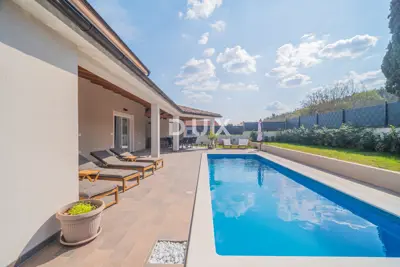 Haus 137 m², Rovinj - Pool und Sommerküche - 2