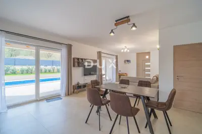 Haus 137 m², Rovinj - Pool und Sommerküche - 7