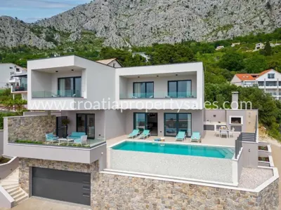 Villa in Omiš, sea view and walking distance to the center