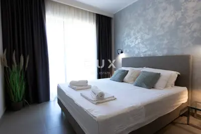 Istra, Rovinj, 4-sobna kuća, 160 m², okućnica, 400 m od mora - 17