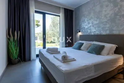 Istra, Rovinj, 4-sobna kuća, 160 m², okućnica, 400 m od mora - 16