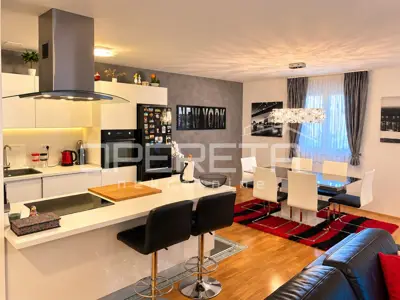 Wohnung 77,6 m², Sućidar - 2 Zimmer, Loggia und Garagenstellplatz - 4