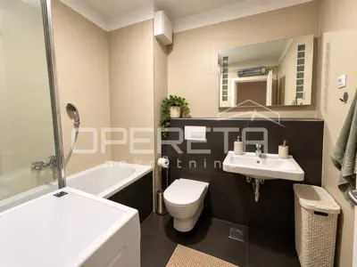 Wohnung 77,6 m², Sućidar - 2 Zimmer, Loggia und Garagenstellplatz - 12