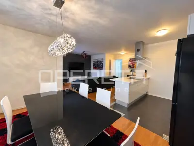 Wohnung 77,6 m², Sućidar - 2 Zimmer, Loggia und Garagenstellplatz - 6