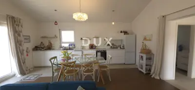 House 125 m², Tinjan - pool and Mediterranean garden - 3