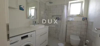 House 125 m², Tinjan - pool and Mediterranean garden - 19