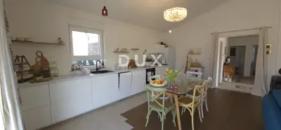 House 125 m², Tinjan - pool and Mediterranean garden - 4