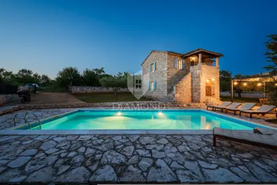 Steinhaus mit Pool, Poreč - ruhige Umgebung