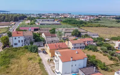 Building plot 1,858 m², Novigrad - near the center - 2