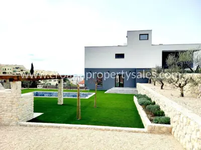 Apartment, Šibenik, 293 m², 4-room, 1 150 000 € - 2