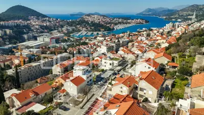 Dva odvojena stana s vrtom, pogledom na more i parkinzima, Dubrovnik - 2