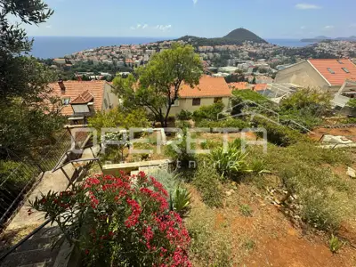 Dva odvojena stana s vrtom, pogledom na more i parkinzima, Dubrovnik - 16