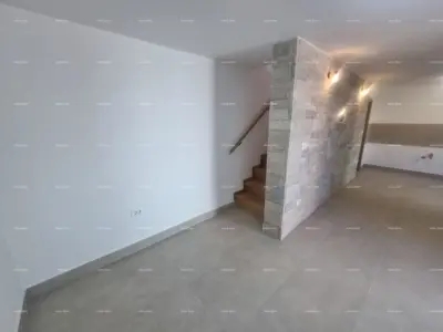 Kuća u Barbanu, renovirana i odmah useljiva - 2