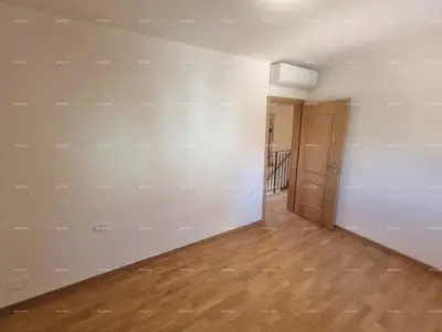 Kuća u Barbanu, renovirana i odmah useljiva - 4