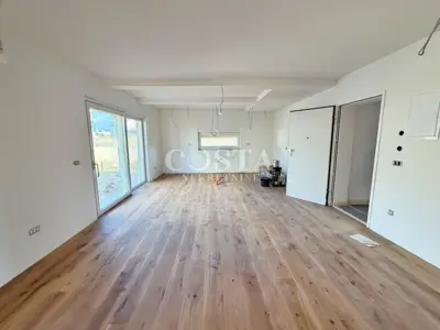 ZADAR, BILI BRIG - Stan s vrtom u izgradnji Z1S1 - 2