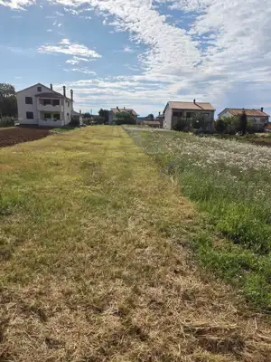 Bauland 840 m², Marčana - regelmäßige Form - 3