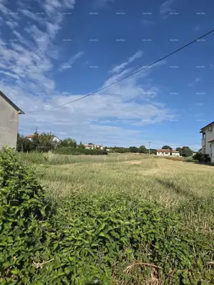 Bauland 840 m², Marčana - regelmäßige Form