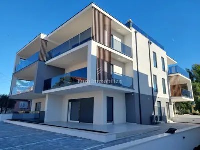 Stan 3S, Srima - novogradnja drugi red do mora