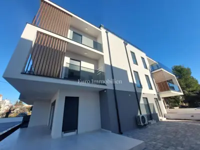 Wohnung zum Kauf in Srima, 192,7 m² - 2
