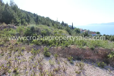Grundstück 2.000 m², Omiš - ruhige Anhöhe und offener Blick - 5