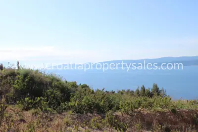 Grundstück 2.000 m², Omiš - ruhige Anhöhe und offener Blick - 4