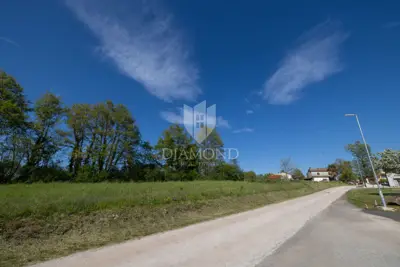 Building plot 1,252 m², Žminj - quiet village near the center - 2