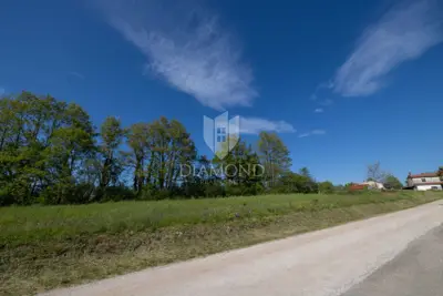 Building plot 1,252 m², Žminj - quiet village near the center
