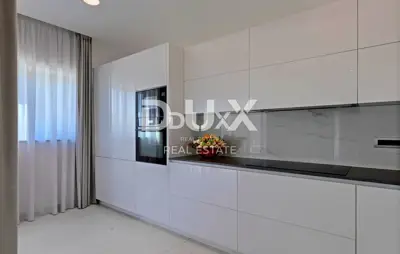 Kuća 195 m², Barban - bazen i okućnica - 7
