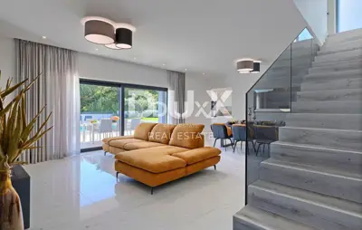 Kuća 195 m², Barban - bazen i okućnica - 5