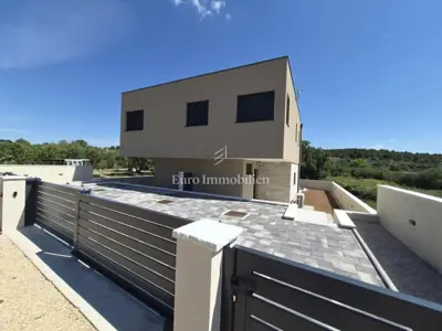 Duplex apartment in Tisno, quiet location and 2 parking spaces - 2