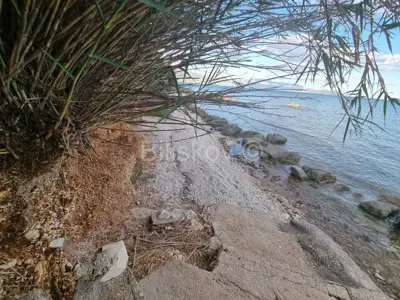 Građevinsko zemljište 3 973 m², Kaštel Štafilić, 1. red do mora - 4