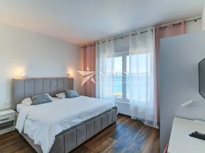 Novi Vinodolski, moderna vila prvi red do mora - 17
