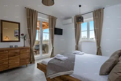 Villa 300 m², Kavran, saltwater pool - 12