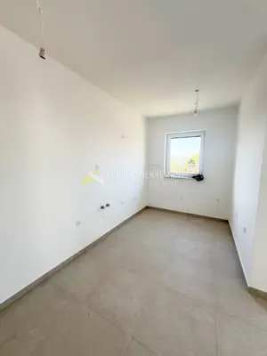 NOVI VINODOLSKI-STAN 54 m² SA DVIJE SPAVAĆE SOBE I DVORIŠTEM - 4