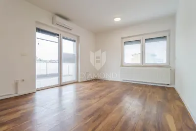 Commercial property for rent in Rudeš, 330 m² - 15