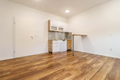 Commercial property for rent in Rudeš, 330 m² - 13