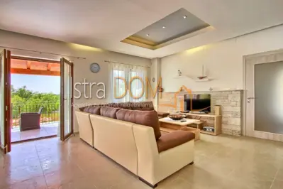 * Štokovcima vila sa bazenom * - 7